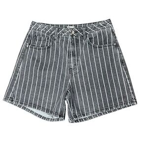 HT (Hot Topic) Women’s Ash Black Stripe High Rise Mom Shorts / Size:7